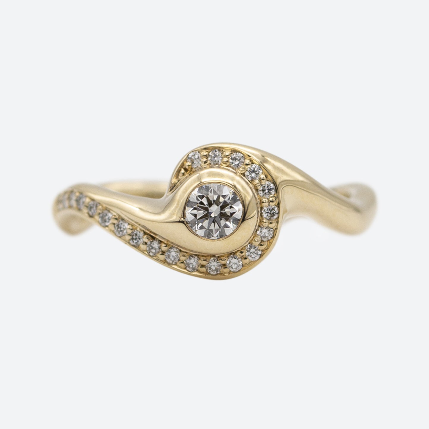 LILY PETITE RING